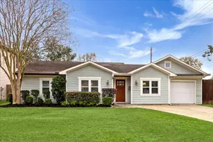 1749 Woodcrest Dr, Houston, TX 77018 - Photo 1