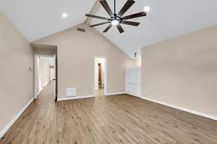 2018 Wickersham Dr, Huntsville, TX 77340 - Photo 12