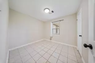 9215 Linda Vista Rd, Houston, TX 77078 - Photo 16