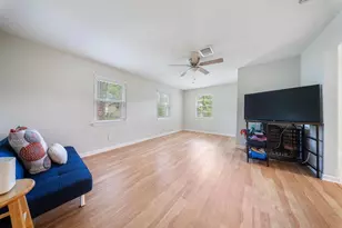 9215 Linda Vista Rd, Houston, TX 77078 - Photo 10