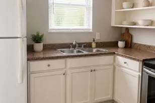 1208 7th Ave N, Texas City, TX 77590 - Photo 4