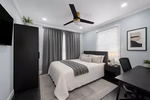 609 Sealy St, Galveston, TX 77550 - Photo 2
