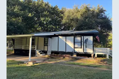 100 N Barnard Street, Livingston, TX 77351 - Photo 2