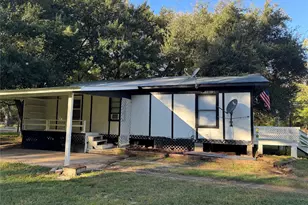 100 N Barnard St, Livingston, TX 77351 - Photo 2