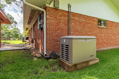 122 Blossom Street, Lake Jackson, TX 77566 - Photo 10