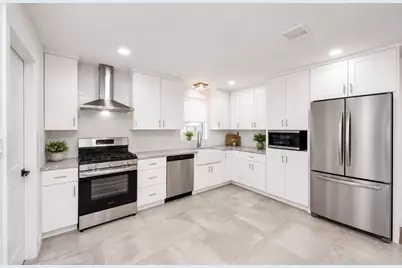 4218 T C Jester Blvd, Houston, TX 77018 - Photo 8