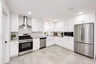 4218 T C Jester Blvd, Houston, TX 77018 - Photo 8