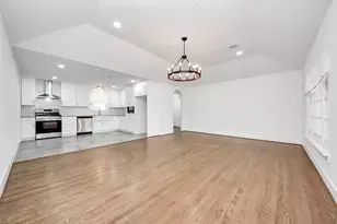 4218 T C Jester Blvd, Houston, TX 77018 - Photo 14