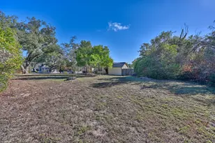 305 E Hilburn St, Bellville, TX 77418 - Photo 42