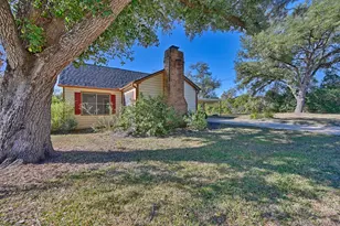 305 E Hilburn St, Bellville, TX 77418 - Photo 1