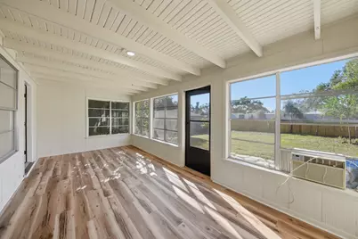 305 E Hilburn Street, Bellville, TX 77418 - Photo 28