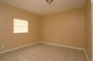 2460 W Shane St, Alvin, TX 77511 - Photo 8