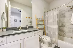 1906 Easy Wind Ln, Houston, TX 77043 - Photo 10