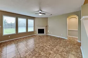 5718 Emerald Brook Ln, League City, TX 77573 - Photo 4