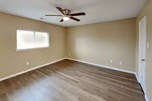 5718 Emerald Brook Ln, League City, TX 77573 - Photo 20