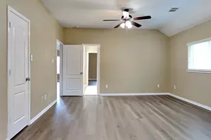 5718 Emerald Brook Ln, League City, TX 77573 - Photo 24