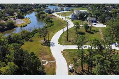 1902 Ashlee Court, Dickinson, TX 77539 - Photo 2