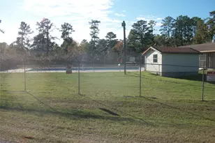 513 Valleyview Dr, Onalaska, TX 77360 - Photo 18