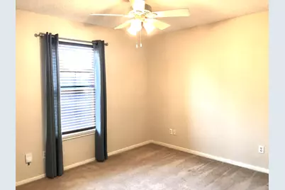 106 Stony Point Court, Clute, TX 77531 - Photo 10