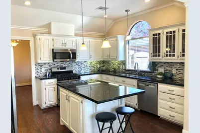 106 Stony Point Court, Clute, TX 77531 - Photo 2