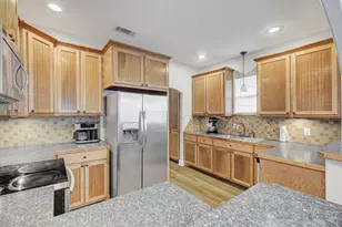 590 Highland Dr, Beaumont, TX 77705 - Photo 16