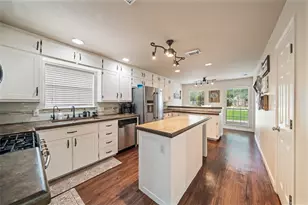 600 Hampton Hall Ln, Conroe, TX 77302 - Photo 6