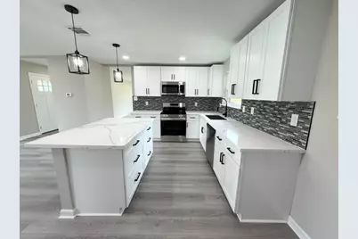 2626 Woodland Street, La Marque, TX 77568 - Photo 2