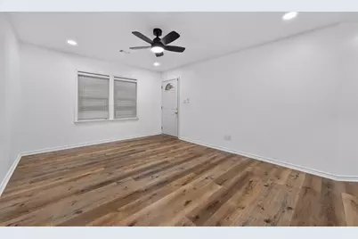 310 Nasturtium Street, Lake Jackson, TX 77566 - Photo 8