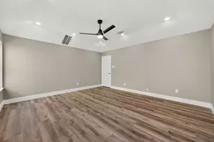 16626 Tranquil Dr, Sugar Land, TX 77498 - Photo 32