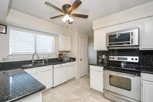 1902 Old Dixie Dr, Richmond, TX 77406 - Photo 10