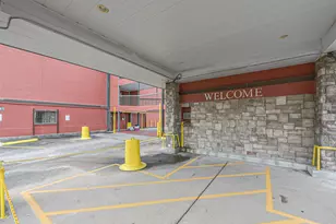 1025 Swanson St, Houston, TX 77030 - Photo 2