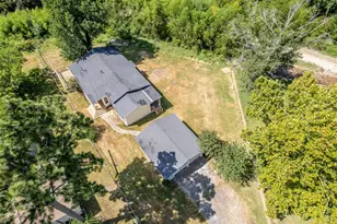 1570 Yaupon Cove Dr, Onalaska, TX 77360 - Photo 2