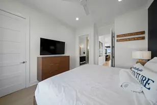 683 Seaside Dr, Crystal Beach, TX 77650 - Photo 10