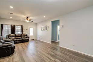 8040 Howton St St, Houston, TX 77028 - Photo 22