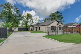8040 Howton St St, Houston, TX 77028 - Photo 1