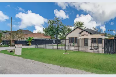 8040 Howton St Street #1-2, Houston, TX 77028 - Photo 2