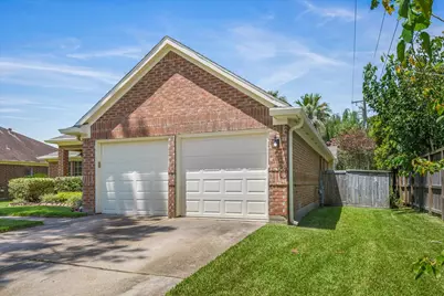 115 Chariss Glen Drive, League City, TX 77573 - Photo 2