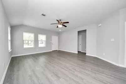 809 Jefferson Ave, Cleveland, TX 77327 - Photo 8