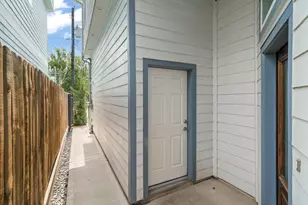 206 Burr St, Houston, TX 77011 - Photo 4