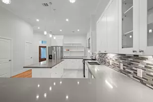 206 Burr St, Houston, TX 77011 - Photo 12
