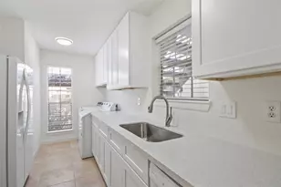 11201 Lynbrook Dr, Houston, TX 77042 - Photo 4