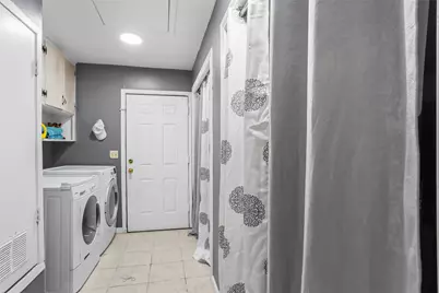 8406 Glen Valley Drive, Houston, TX 77061 - Photo 22