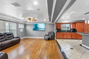 8406 Glen Valley Dr, Houston, TX 77061 - Photo 10