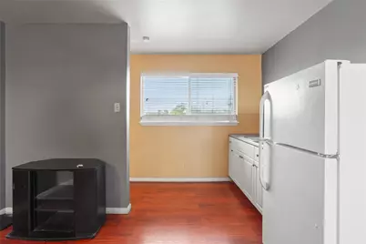 8406 Glen Valley Drive, Houston, TX 77061 - Photo 24