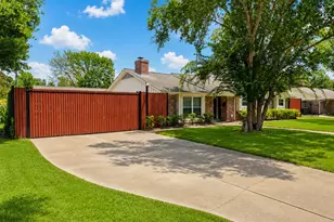 7718 Hiawatha Dr, Houston, TX 77036 - Photo 2