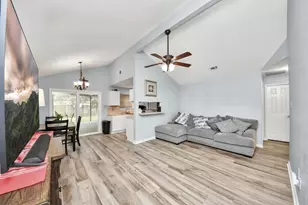 13827 Bay Gardens Dr, Sugar Land, TX 77498 - Photo 8
