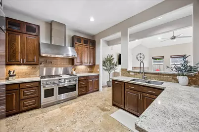 6010 Tyne Street, Houston, TX 77007 - Photo 4