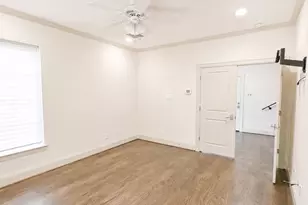 1976 Woodbury St, Houston, TX 77030 - Photo 2