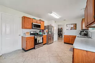 2202 Dublin Dr, League City, TX 77573 - Photo 10