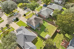 2202 Dublin Dr, League City, TX 77573 - Photo 34